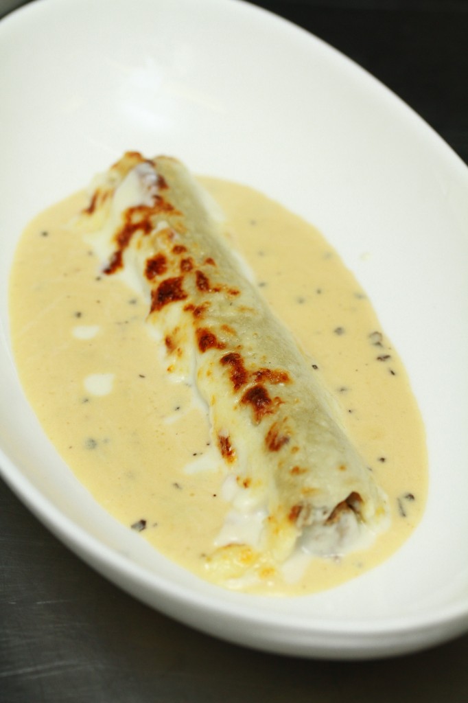 The traditional Cannelloni of  Carles Gaig with black truffle cream