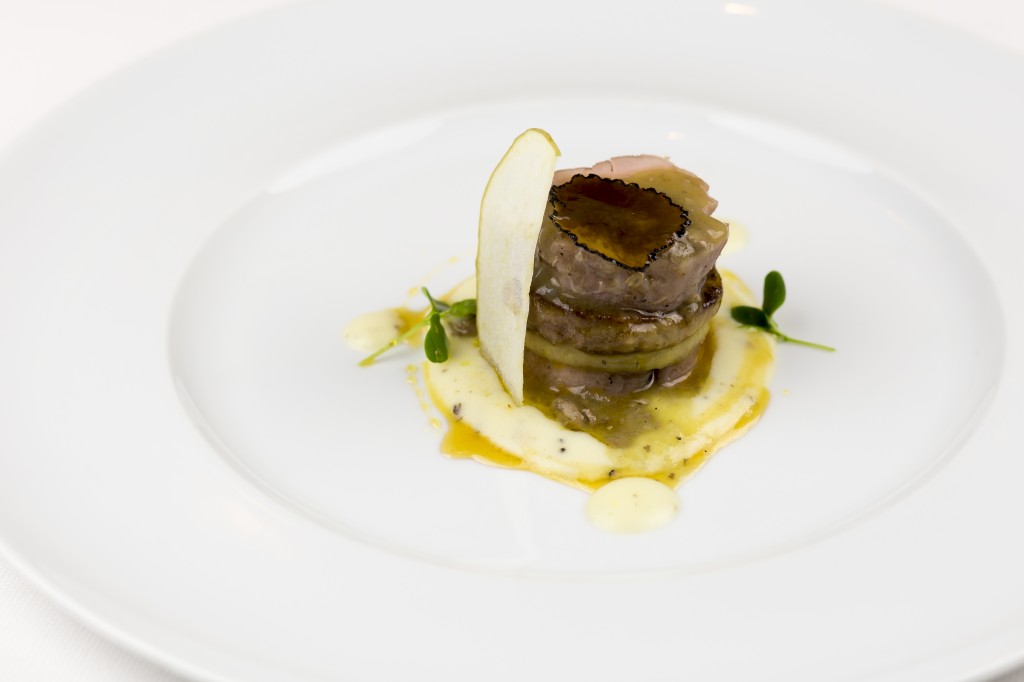Menu_A thousand leave of veal tenderloin, foie gras with glazed apple, calvados reduction and black truffle
