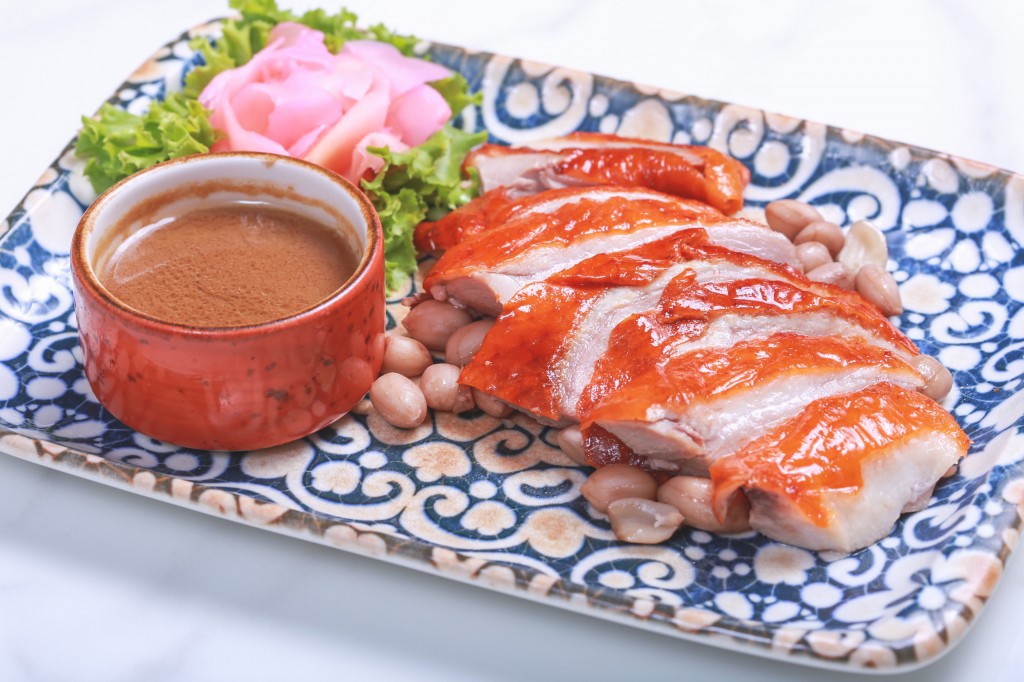 Chinese roasted duck with special gravy