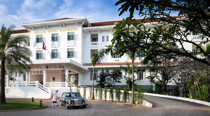 Raffles Grand Hotel d_Angkor Gravel Driveway