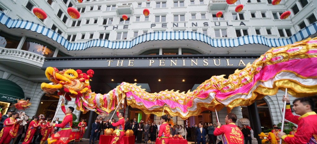 07 Lion and Dragon Dance_Peninsula HK _Credit_The Peninsula Hong Kong_