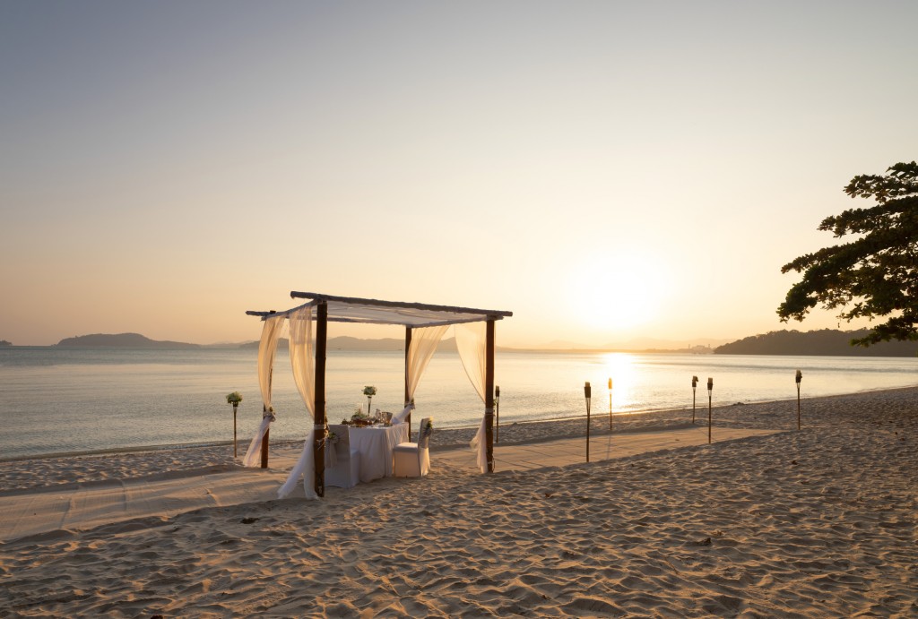 Romantic Dinner on the Beach