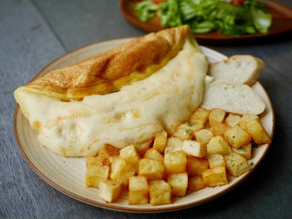 fluffly omelette with potatoes