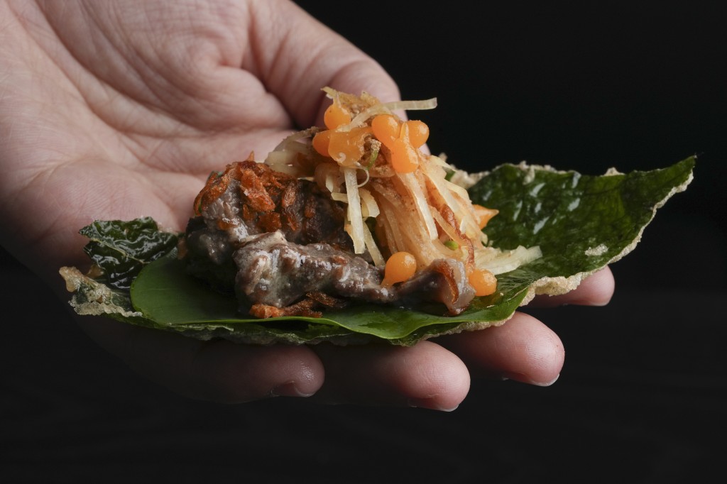 Miang Som tum with salted beef