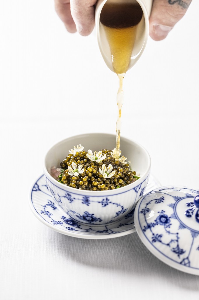 WGF 2025_Eric Vildgaard_Jesper Raise_Chawanmushi – King Crab from Kirkenes – Gold Caviar. Option 2