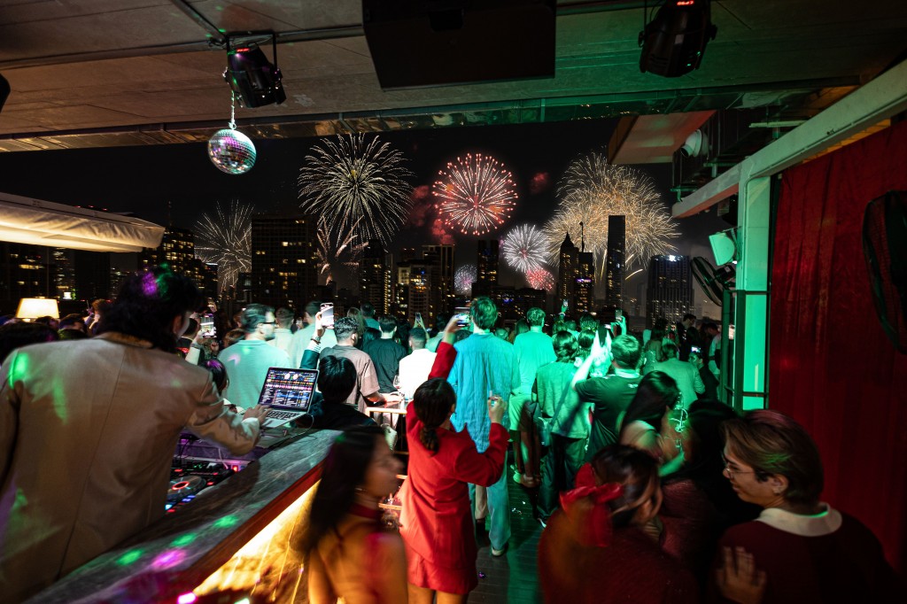 Indigo COUNTDOWN-CHAR BAR