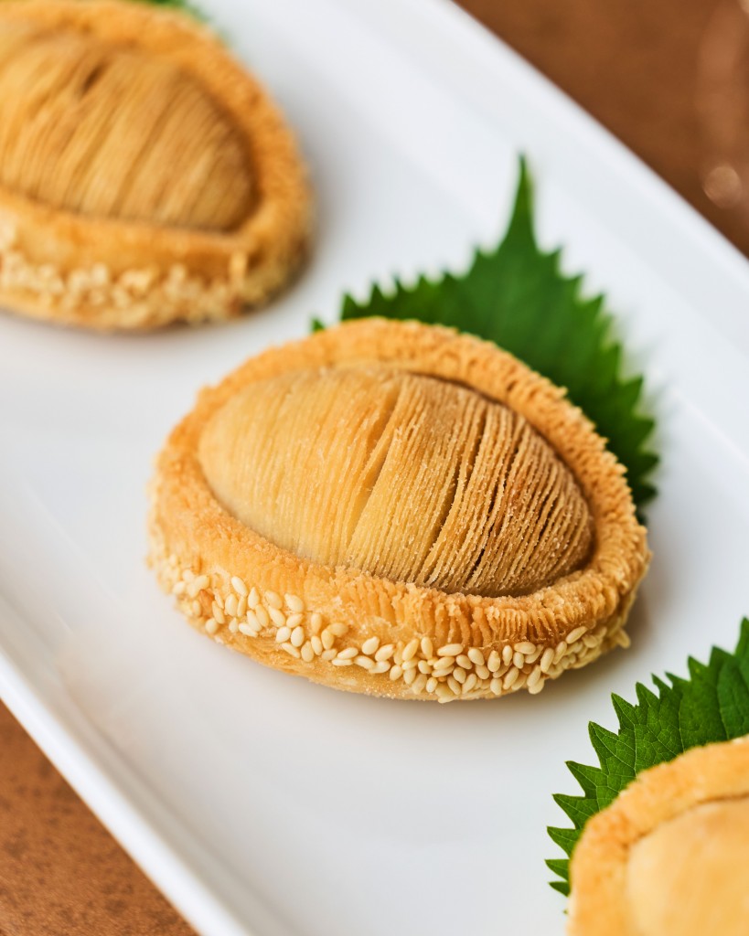 K by Vicky Cheng_Black Pepper Dried Abalone Puff 02