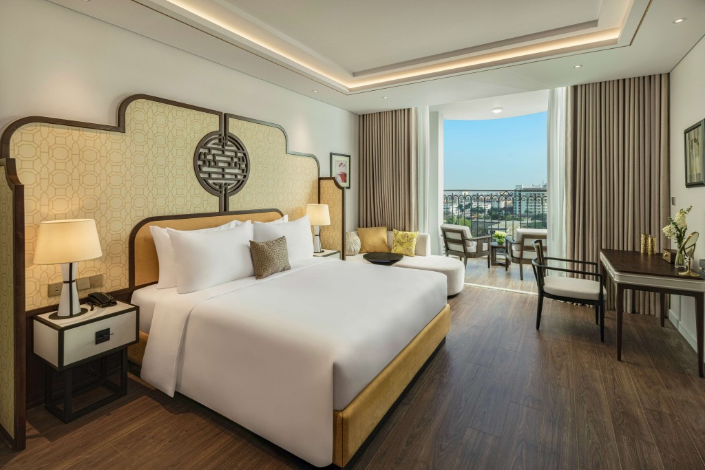 PREMIER DELUXE RIVER VIEW1