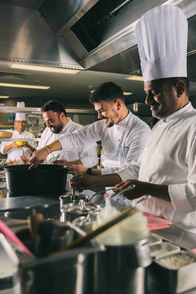 10. Chef Julien Guilloret & Team_Jiwan