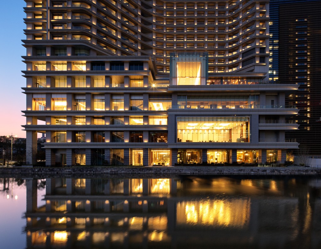 Palace Hotel Tokyo Exterior - Dusk