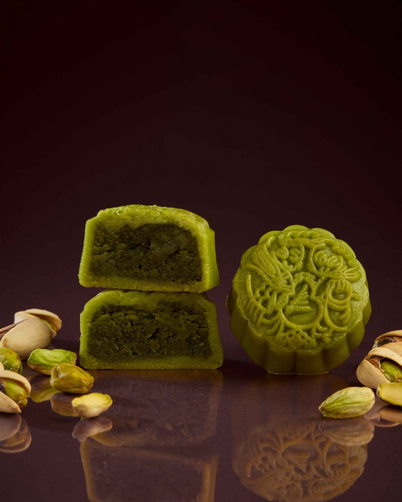 09. Emerald Pistachio_A Moonlit Celebration_Mooncake Collection 2026