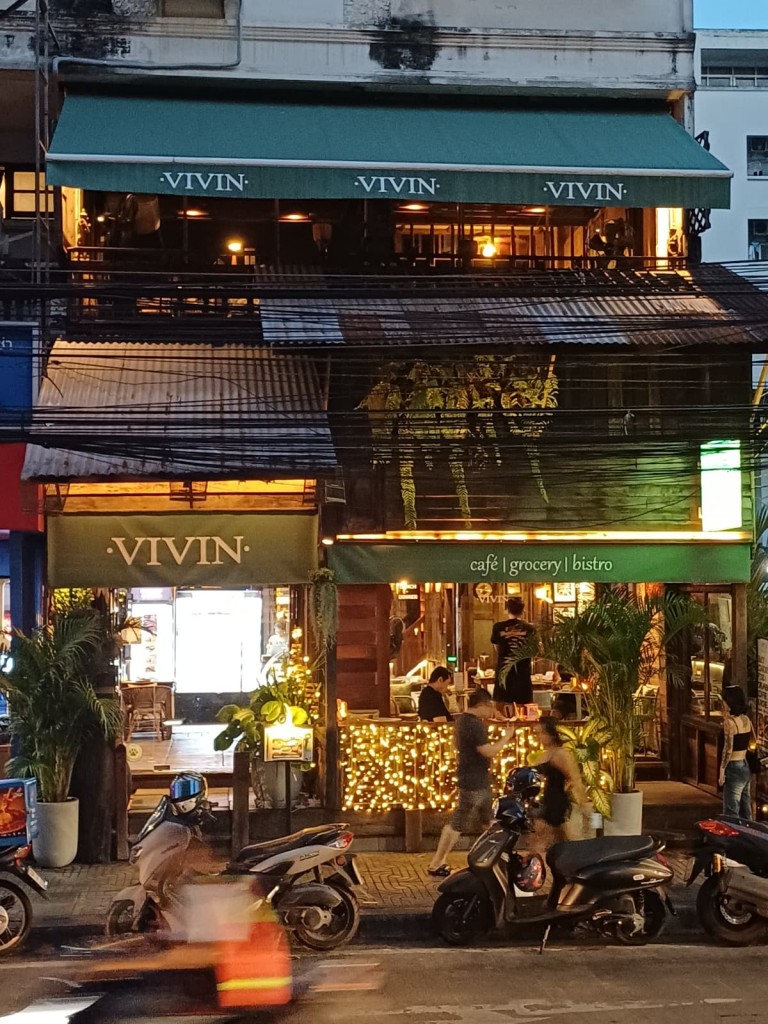 VIVIN Suk 22 at night 1